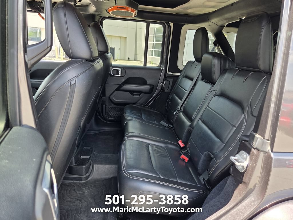 Used 2018 Jeep Wrangler Unlimited Sahara AWD/4WD image 10