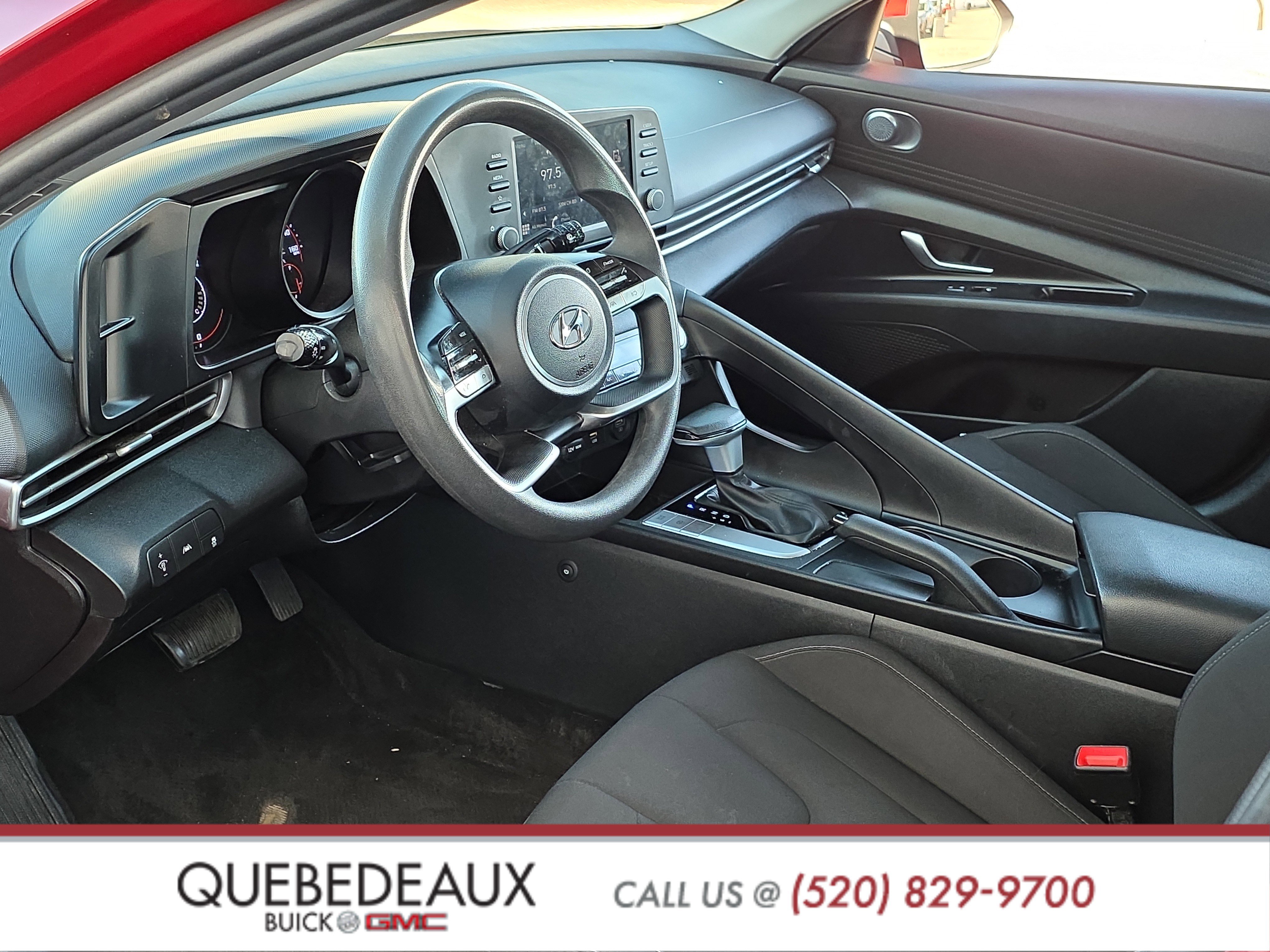 Used 2023 Hyundai Elantra SEL w/ Preferred Accessory Package FWD image 12
