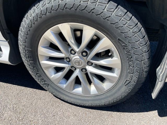 Used 2017 Lexus GX 460 Premium w/ Premium Package AWD/4WD image 17