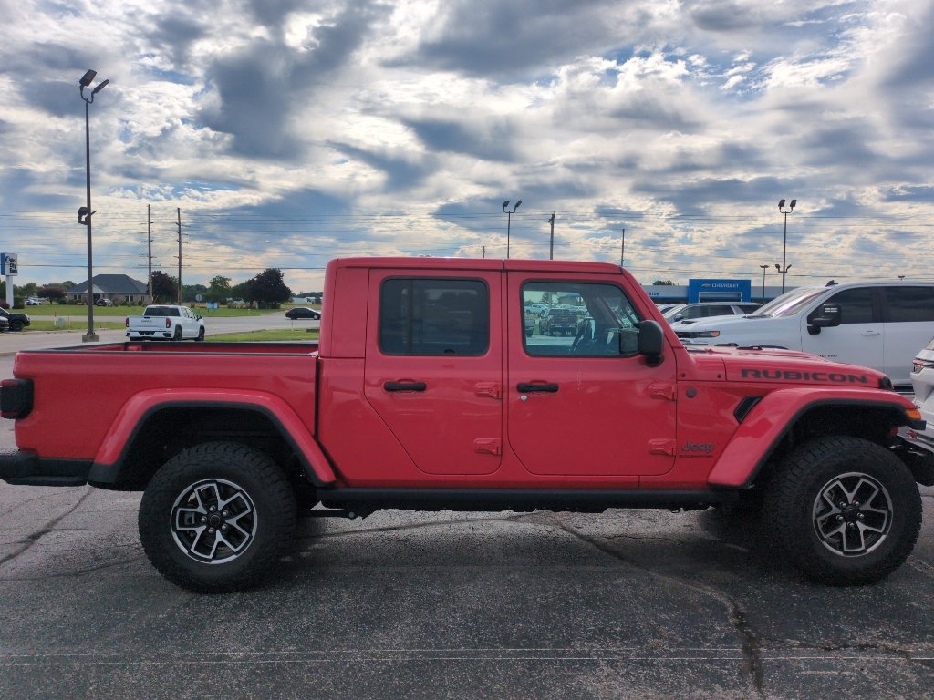 Used 2025 Jeep Gladiator Rubicon w/ Convenience Group AWD/4WD image 5
