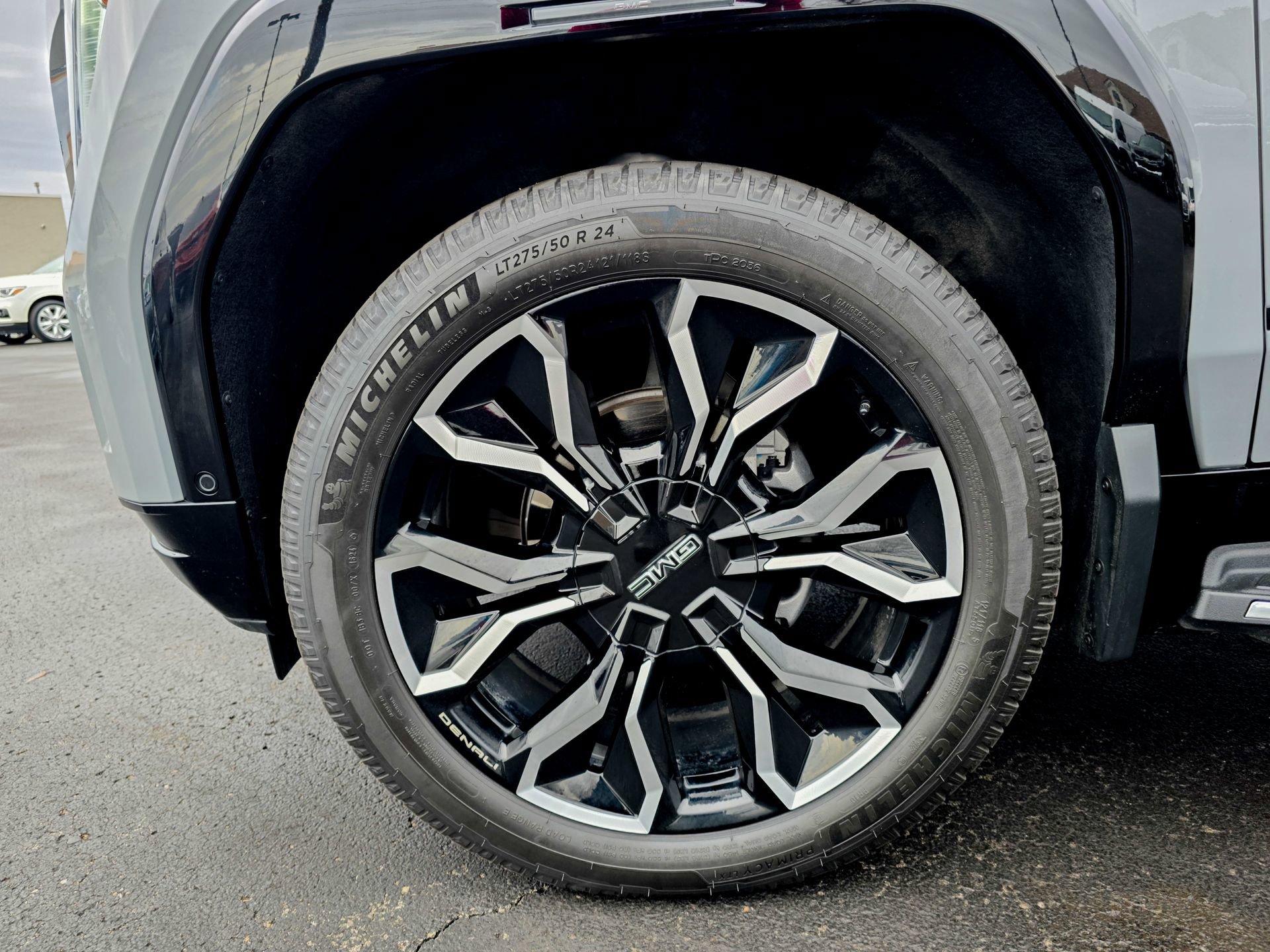 Used 2024 GMC Sierra EV Denali image 16