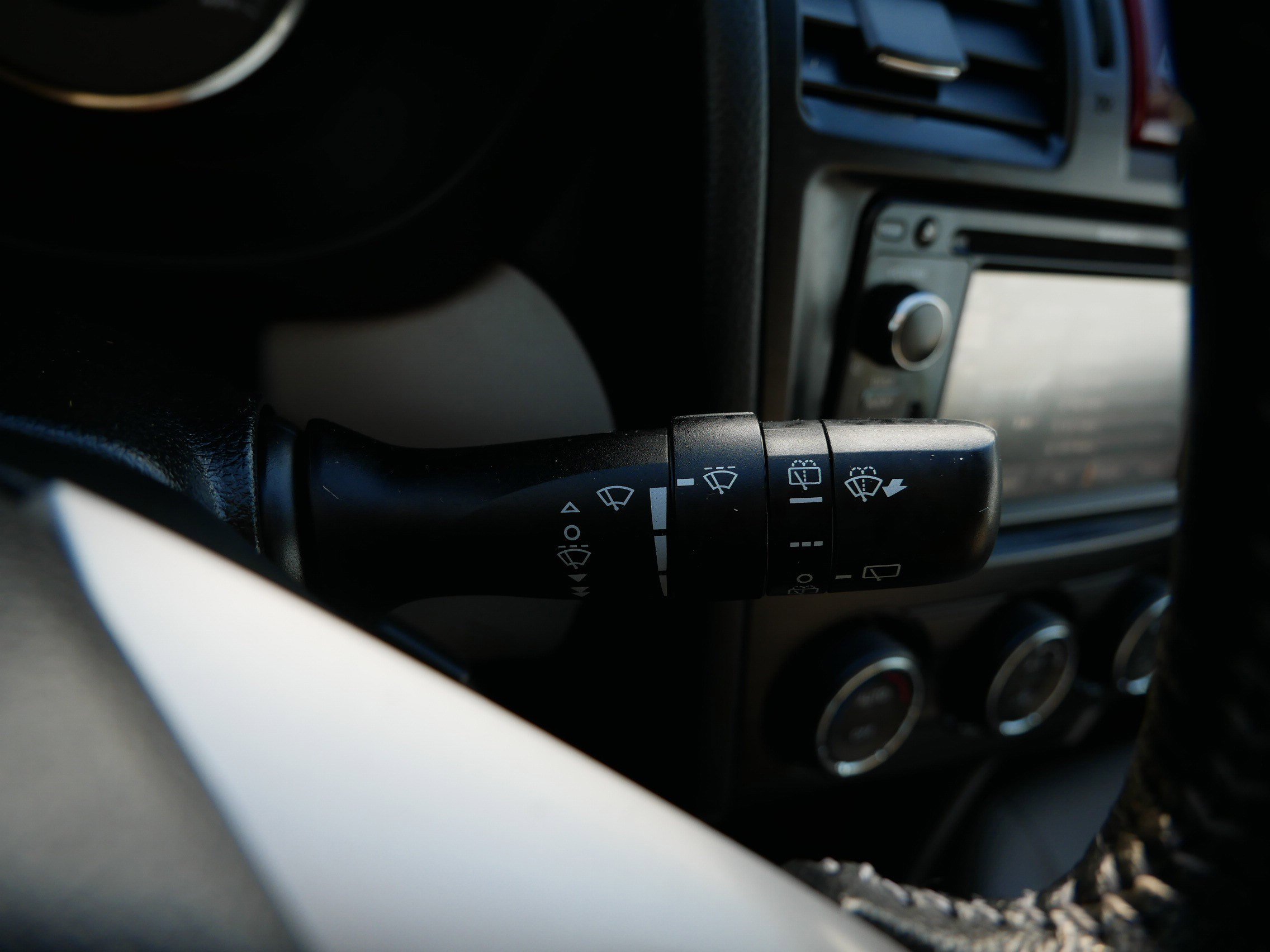 Used 2015 Subaru Forester 2.5i Limited image 32