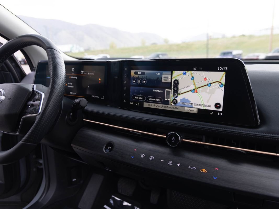 Used 2024 Nissan Ariya AWD image 26