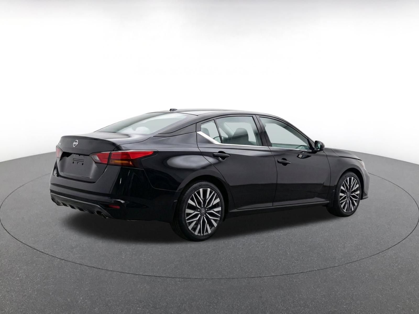 Used 2026 Nissan Altima 2.5 SV FWD image 10