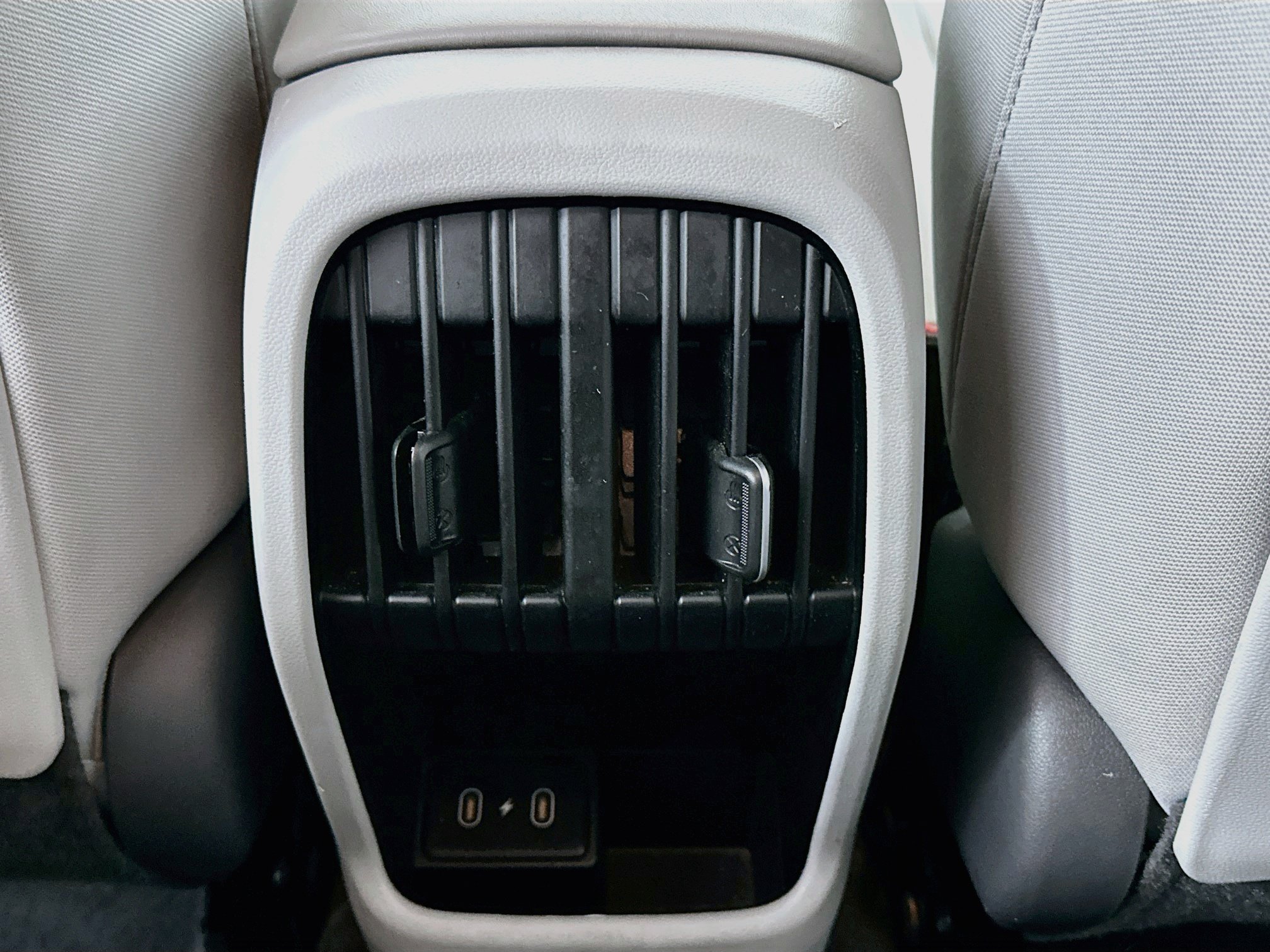 Used 2025 Hyundai Kona SEL FWD image 28