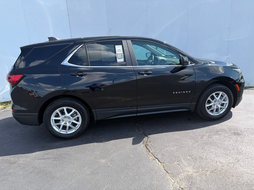 Used 2024 Chevrolet Equinox LT w/ LPO, Floor Liner Package FWD image 3