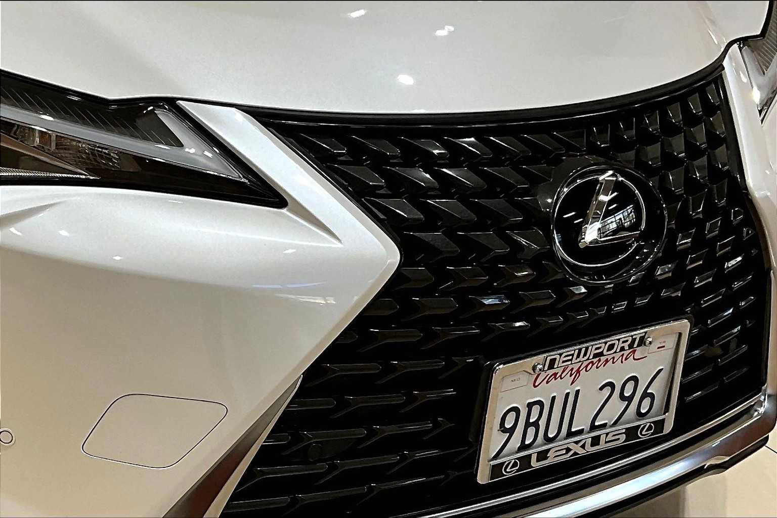 Used 2022 Lexus UX 200 w/ Accessory Package (Z1) FWD image 28