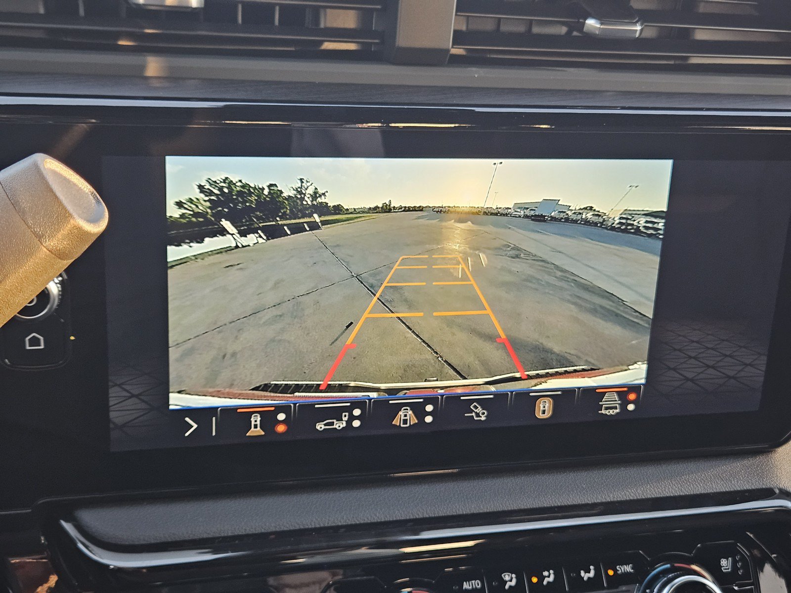 New 2026 GMC Sierra 2500 AT4 w/ AT4 Premium Plus Package AWD/4WD image 13