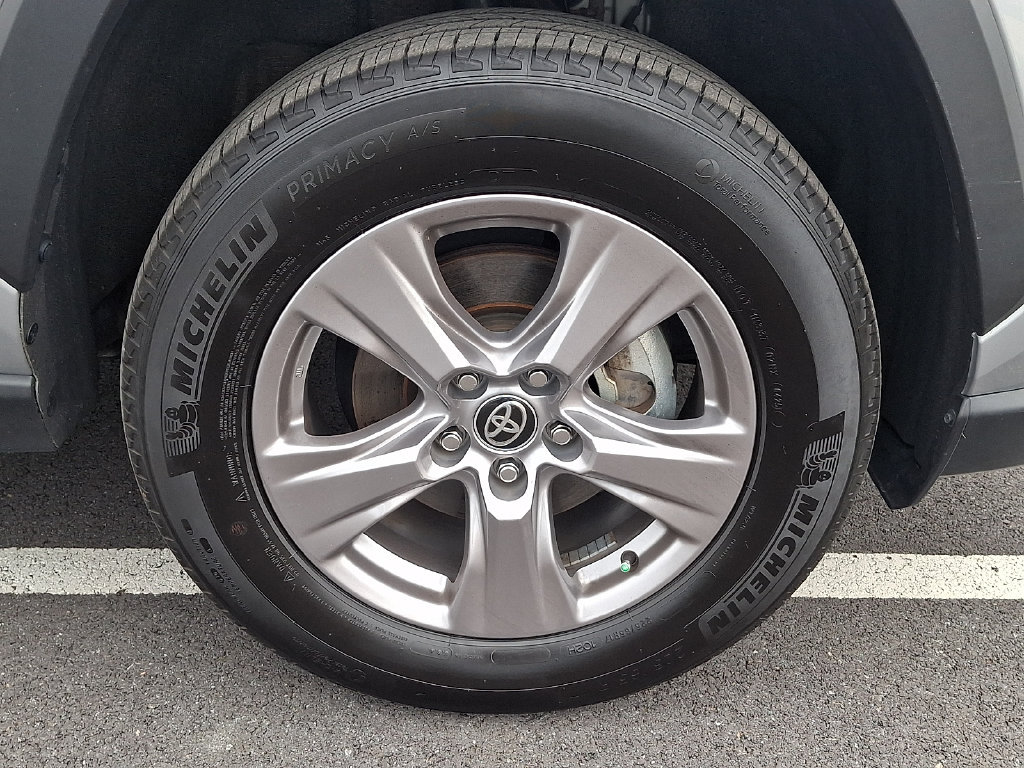 Certified 2025 Toyota RAV4 XLE AWD/4WD image 8