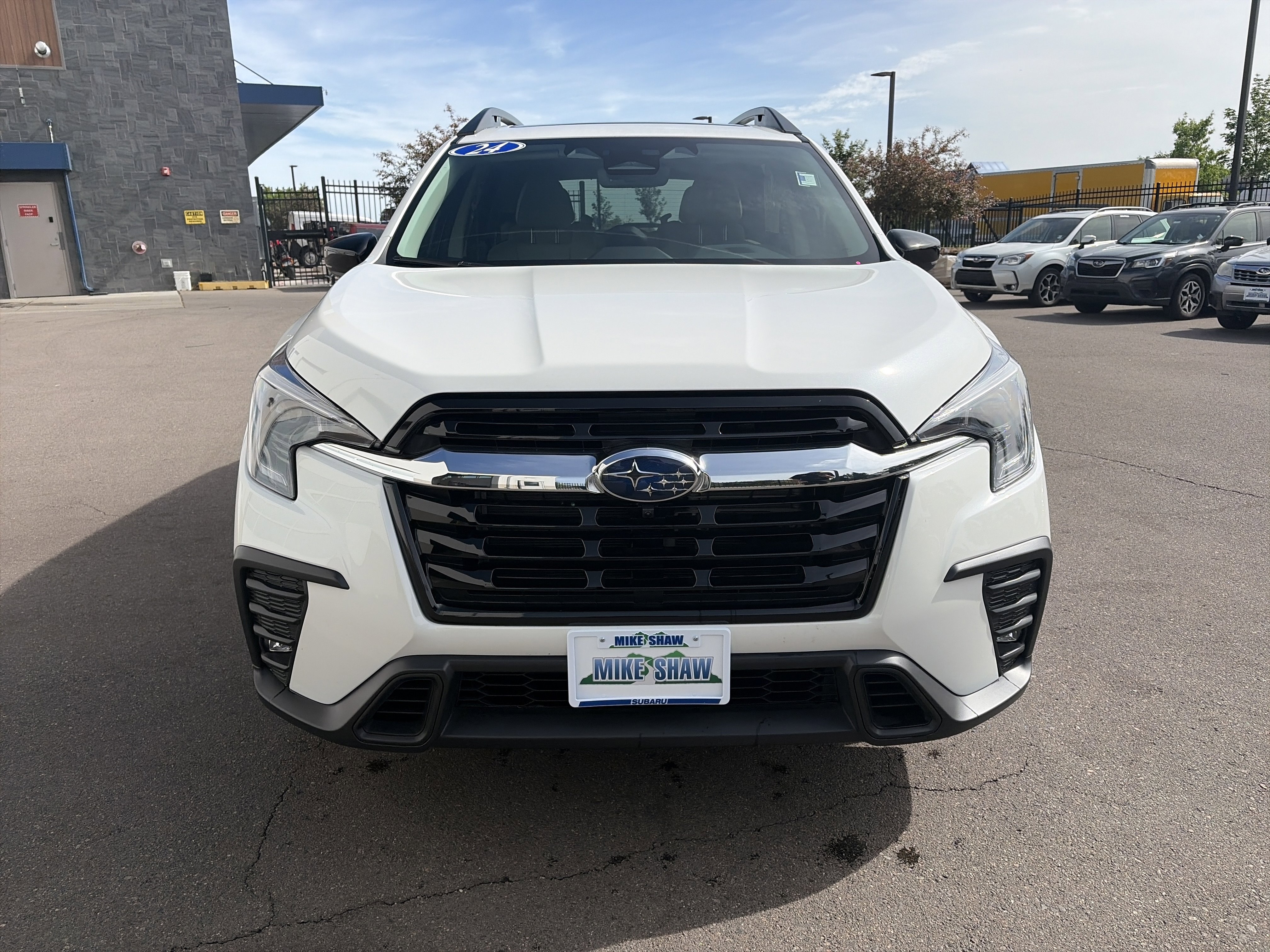 Certified 2024 Subaru Ascent Limited w/ Technology Package AWD/4WD image 2