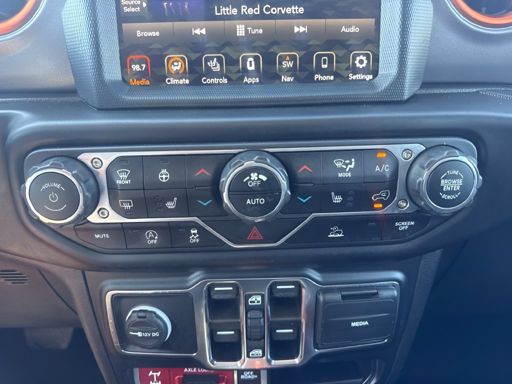 Used 2022 Jeep Gladiator Mojave w/ Cold Weather Group AWD/4WD image 18