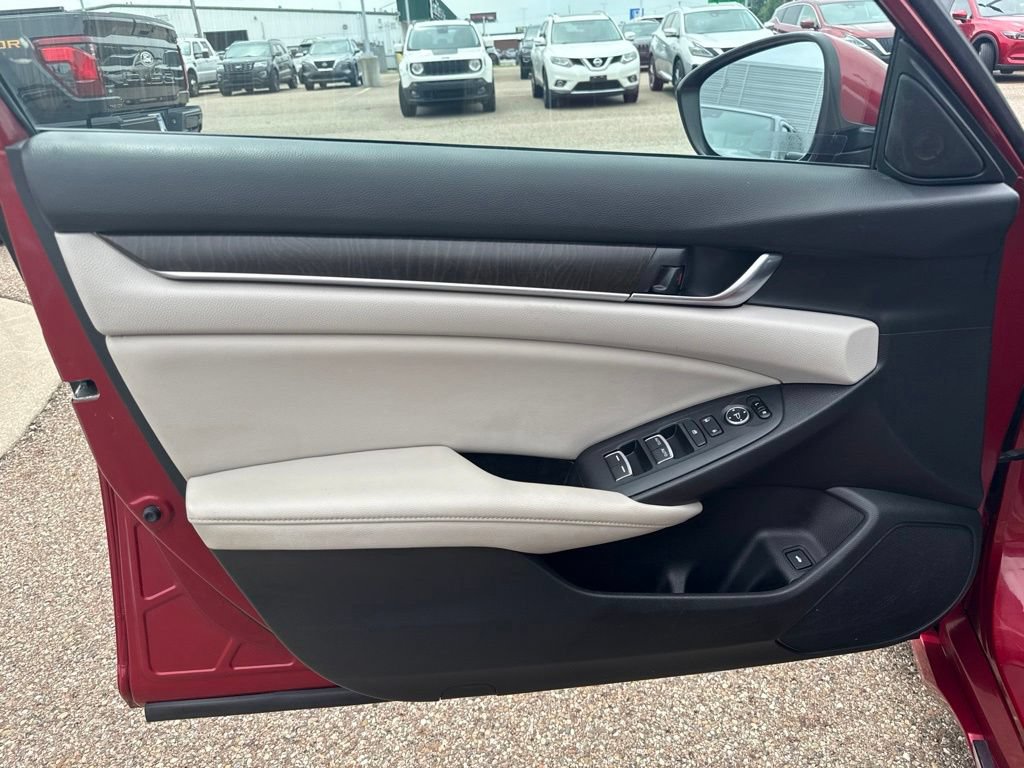 Used 2018 Honda Accord EX image 9