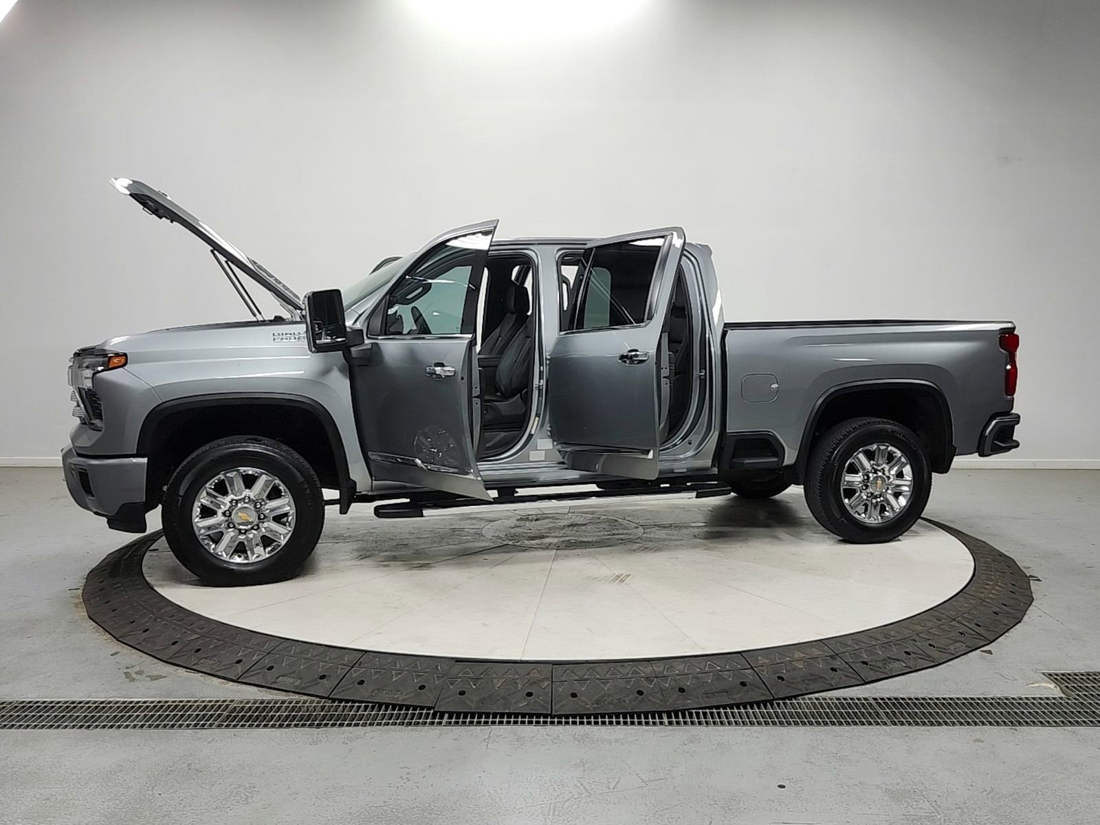Used 2024 Chevrolet Silverado 2500 High Country w/ Technology Package image 12