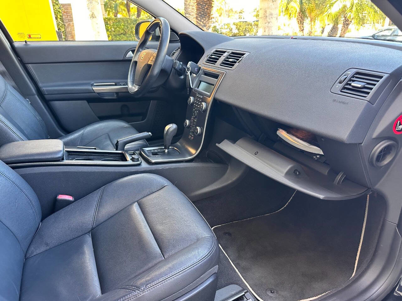 Used 2009 Volvo S40 T5 R-Design image 48