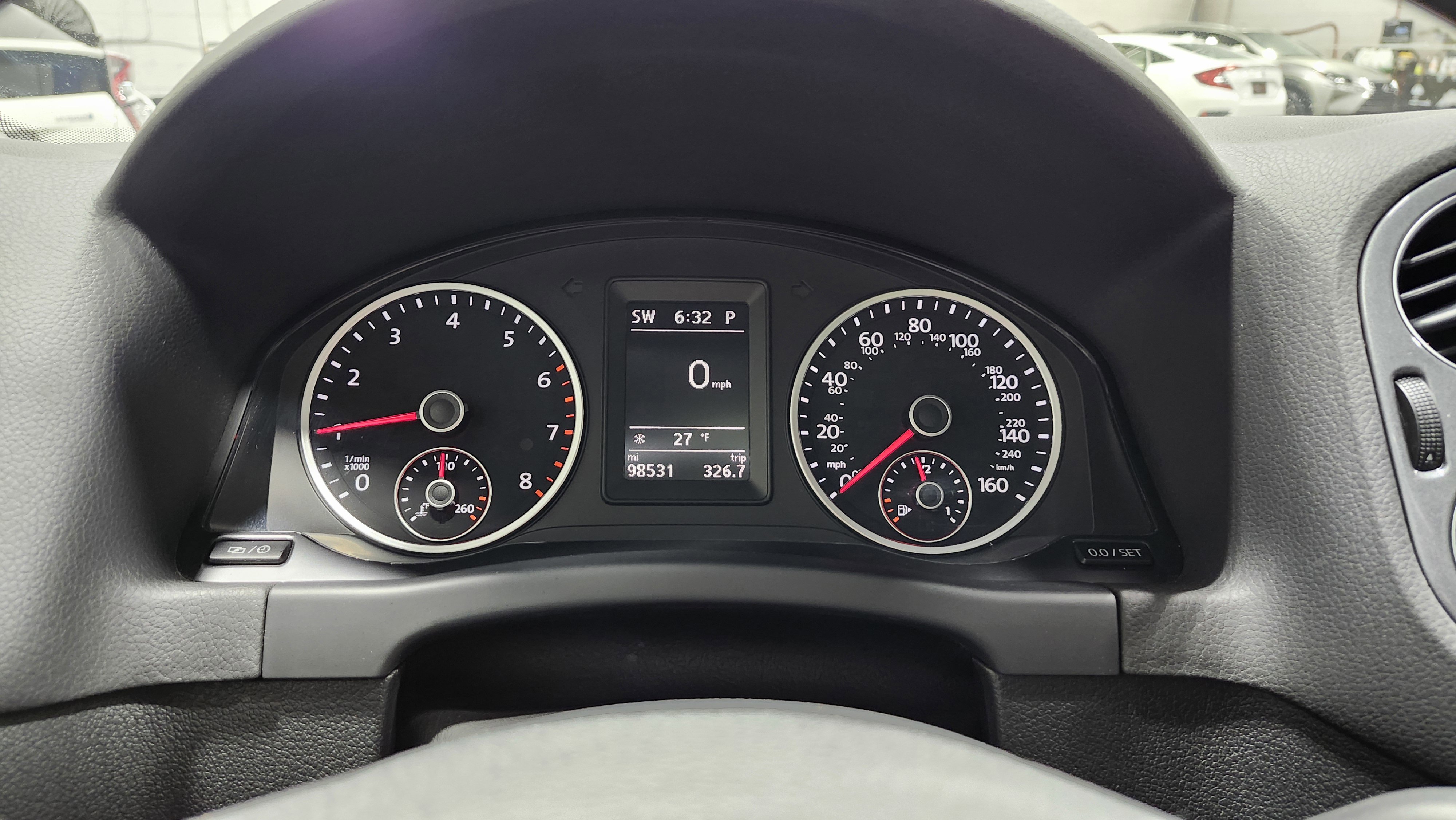 Used 2017 Volkswagen Tiguan SEL image 27