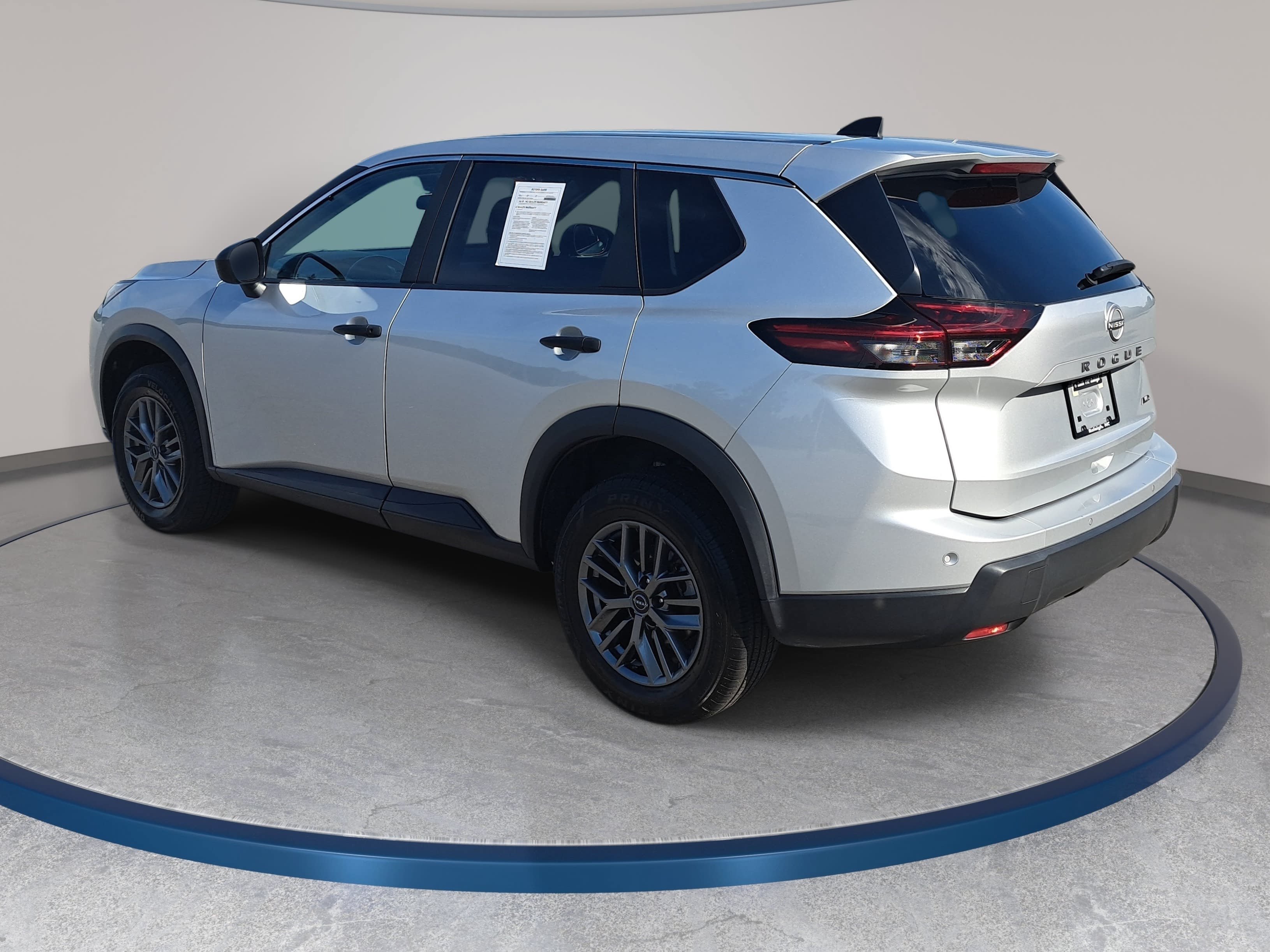 Used 2024 Nissan Rogue S AWD/4WD image 7