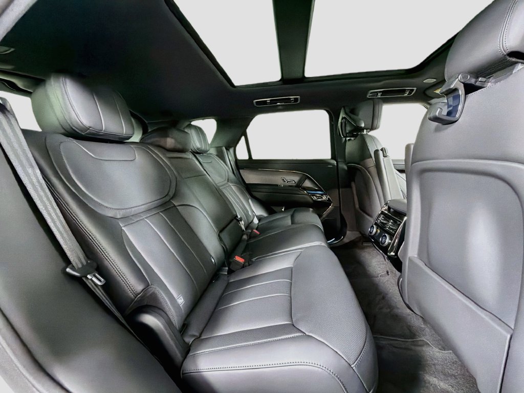New 2027 Land Rover Range Rover Sport SE AWD/4WD image 34