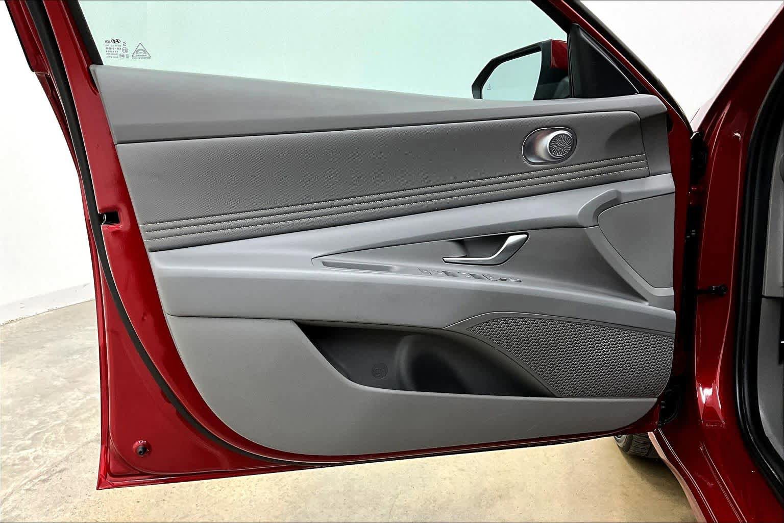 Used 2025 Hyundai Elantra SEL image 26