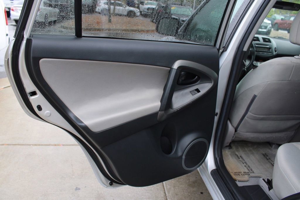 Used 2012 Toyota RAV4 FWD image 24