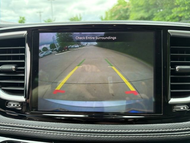 Used 2023 Chrysler Pacifica Limited FWD image 23