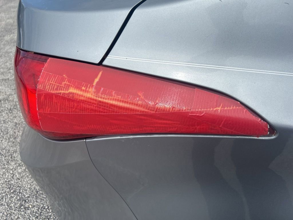 Used 2013 Hyundai Elantra GLS w/ Preferred Pkg FWD image 9