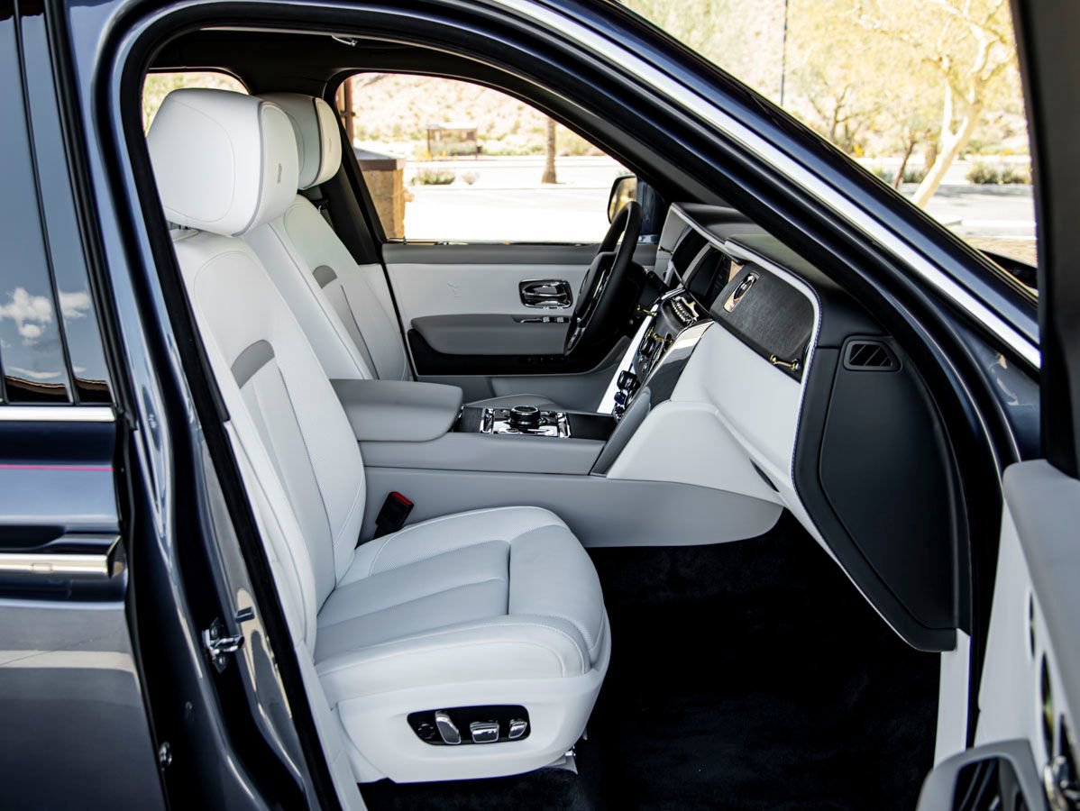 Certified 2024 Rolls-Royce Cullinan w/ Cullinan Package image 33