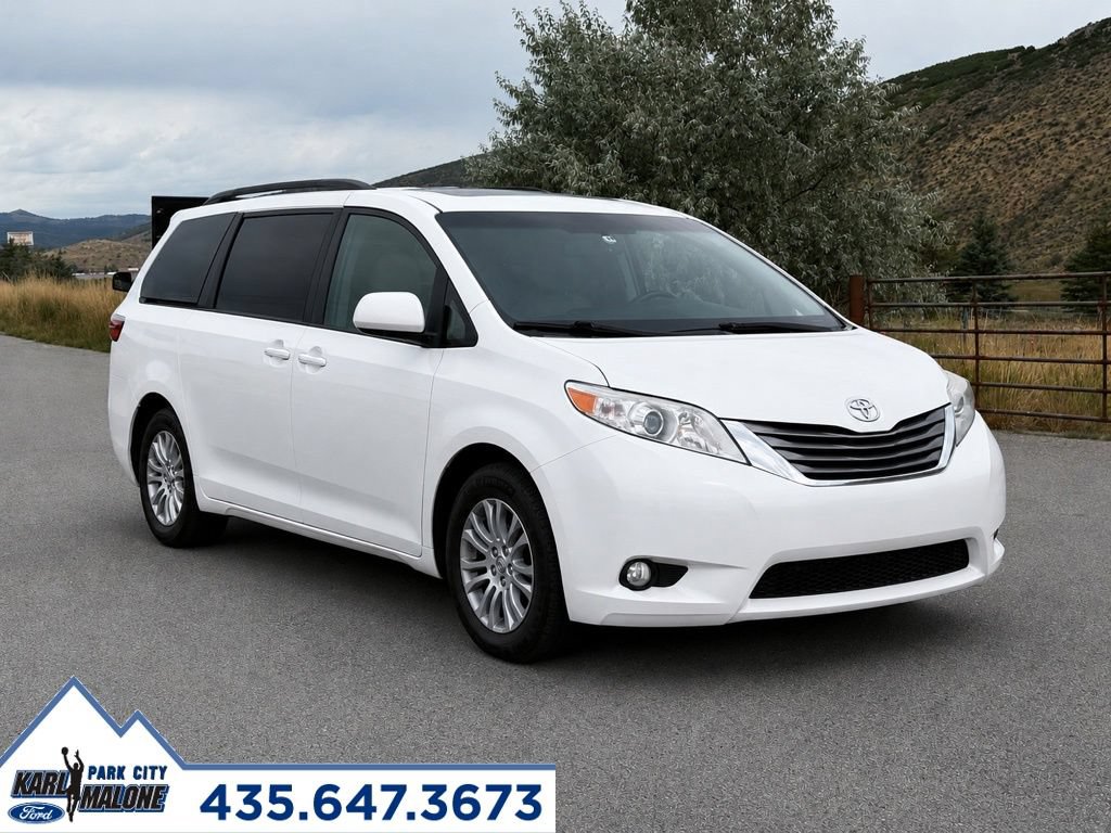 Used 2015 Toyota Sienna XLE Premium FWD image 7