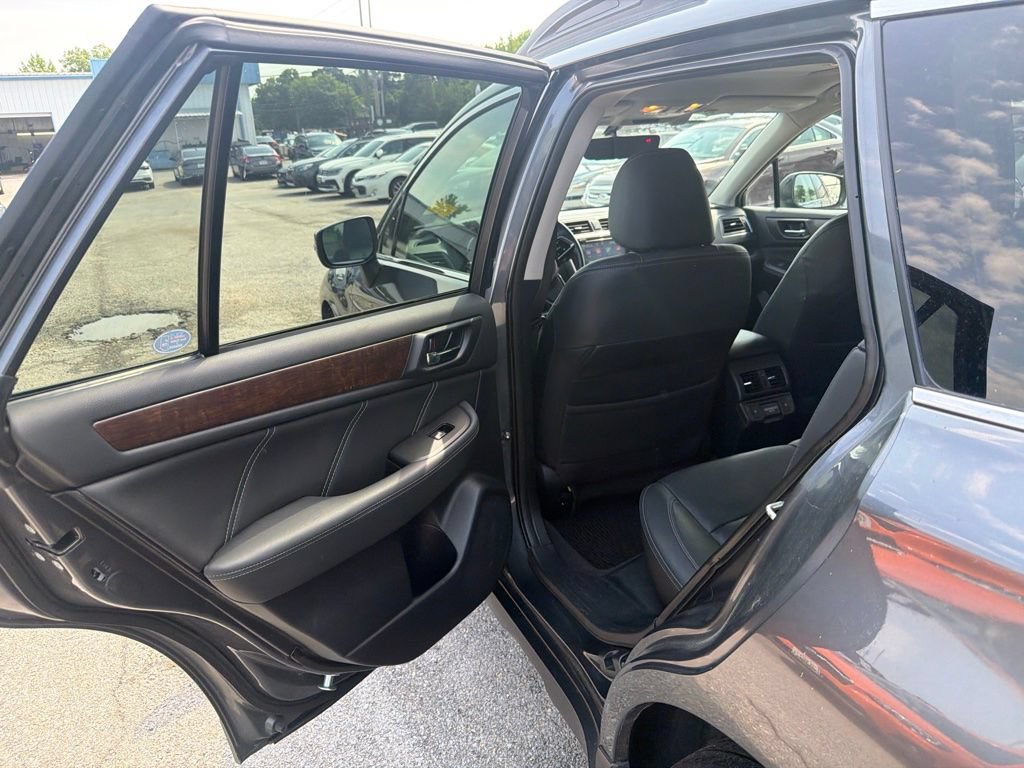 Used 2018 Subaru Outback 2.5i Limited AWD/4WD image 18