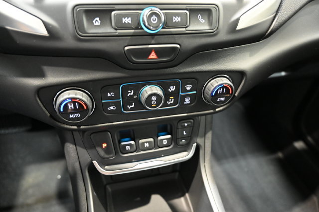 Used 2021 GMC Terrain SLE w/ Driver Convenience Package FWD image 17
