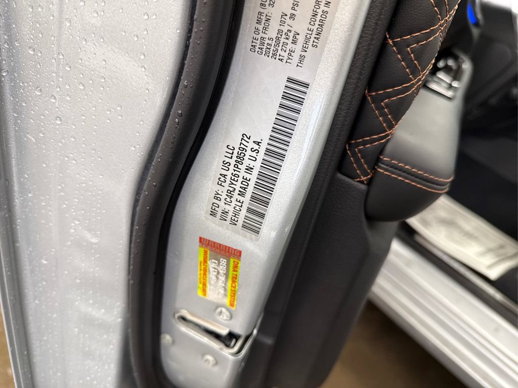 Used 2023 Jeep Grand Cherokee Summit image 18