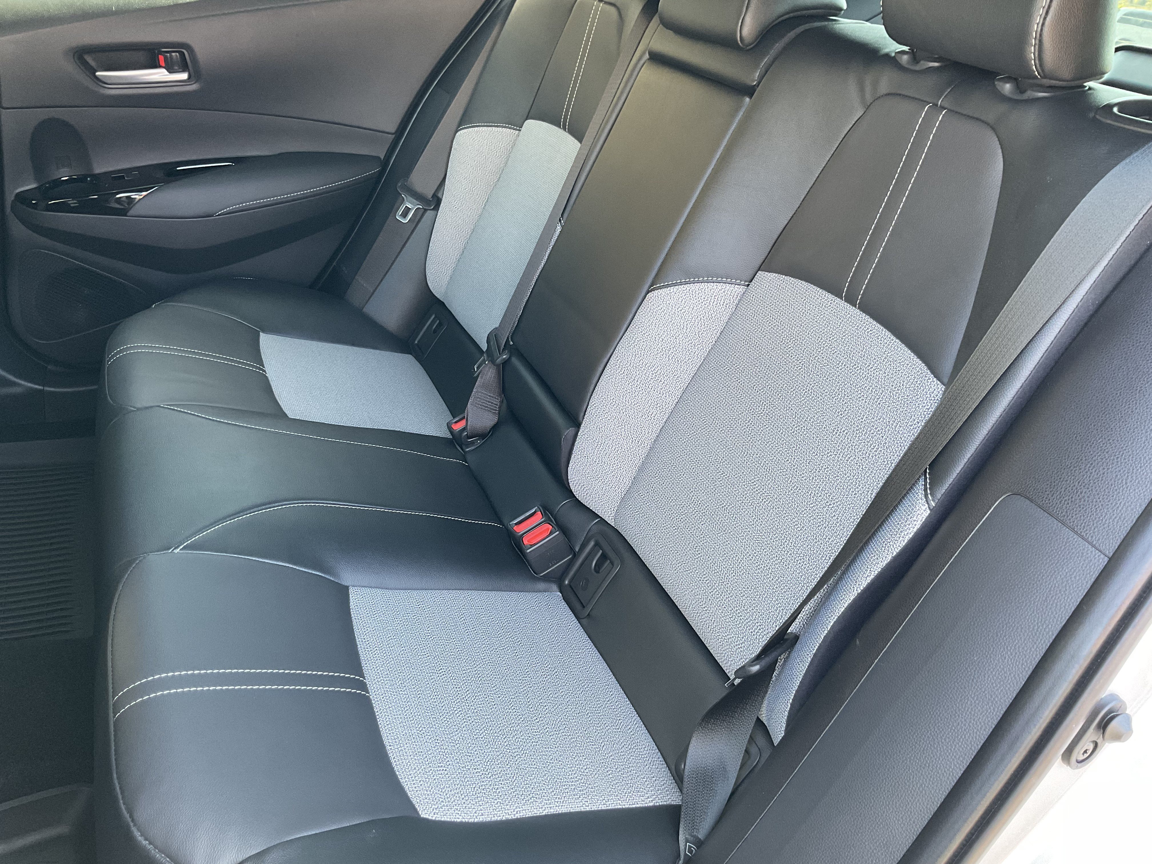 Used 2025 Toyota Corolla XSE FWD image 35