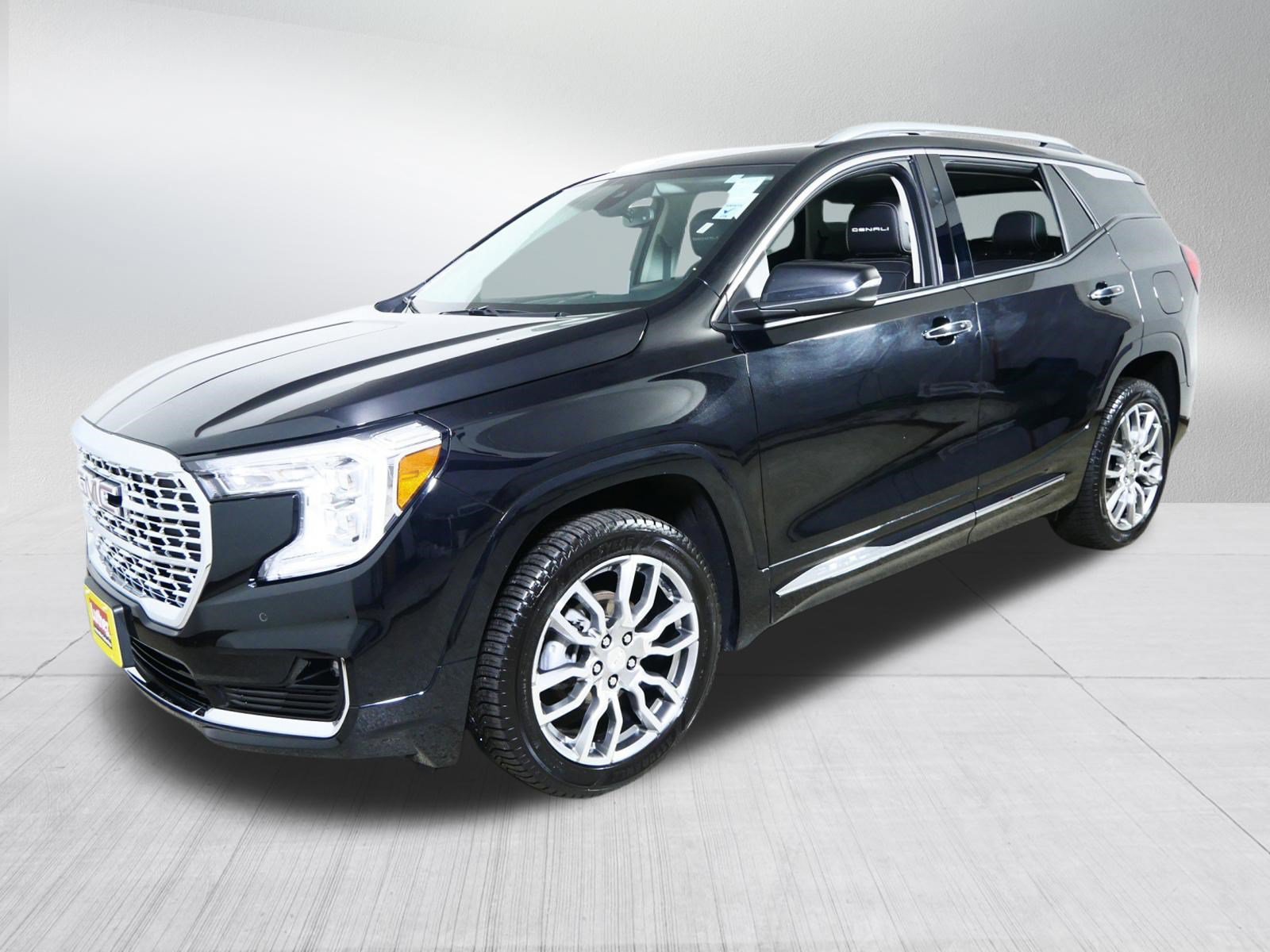 Used 2022 GMC Terrain Denali AWD/4WD image 3