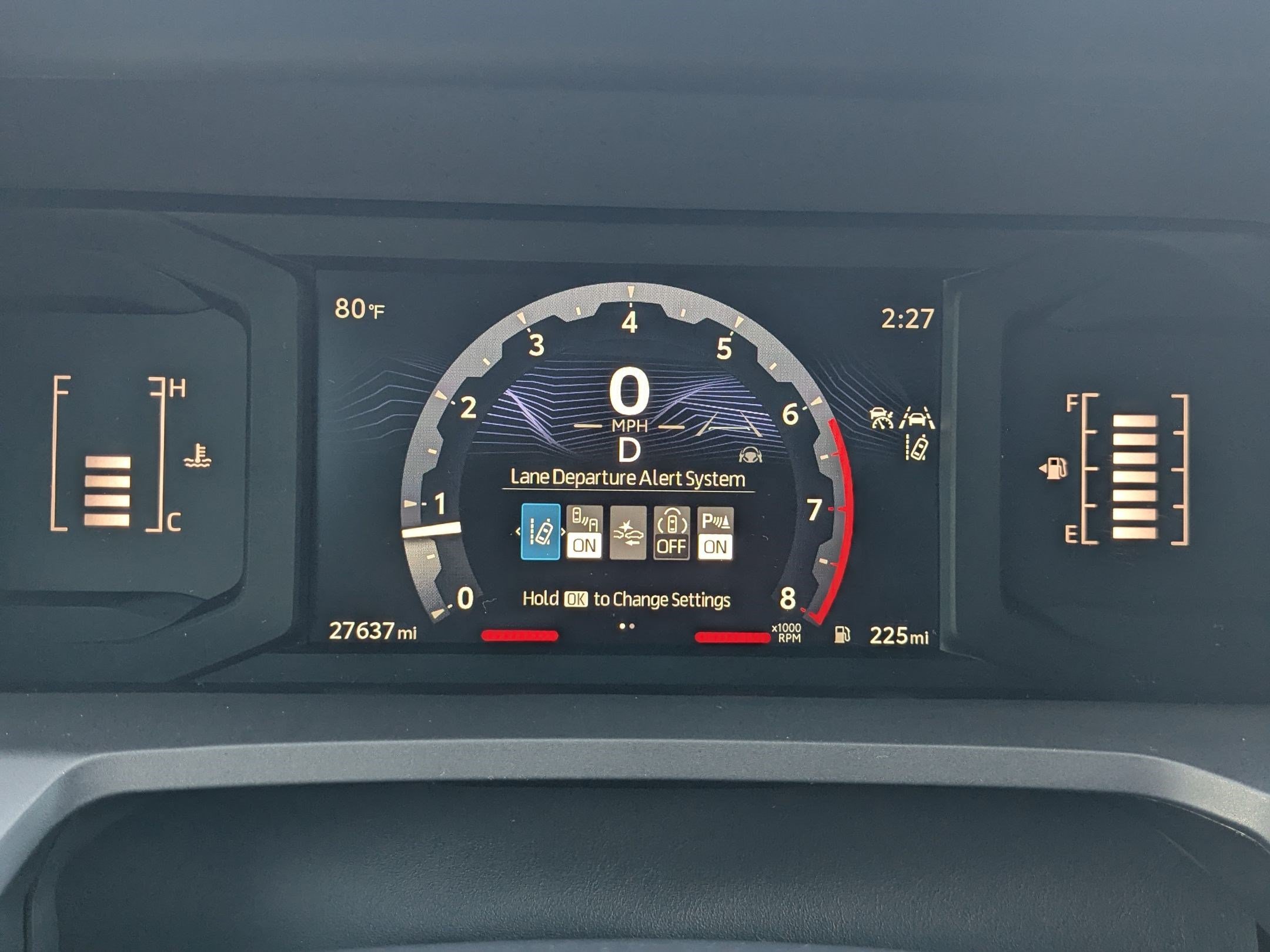 Used 2025 Toyota Tacoma SR5 AWD/4WD image 17