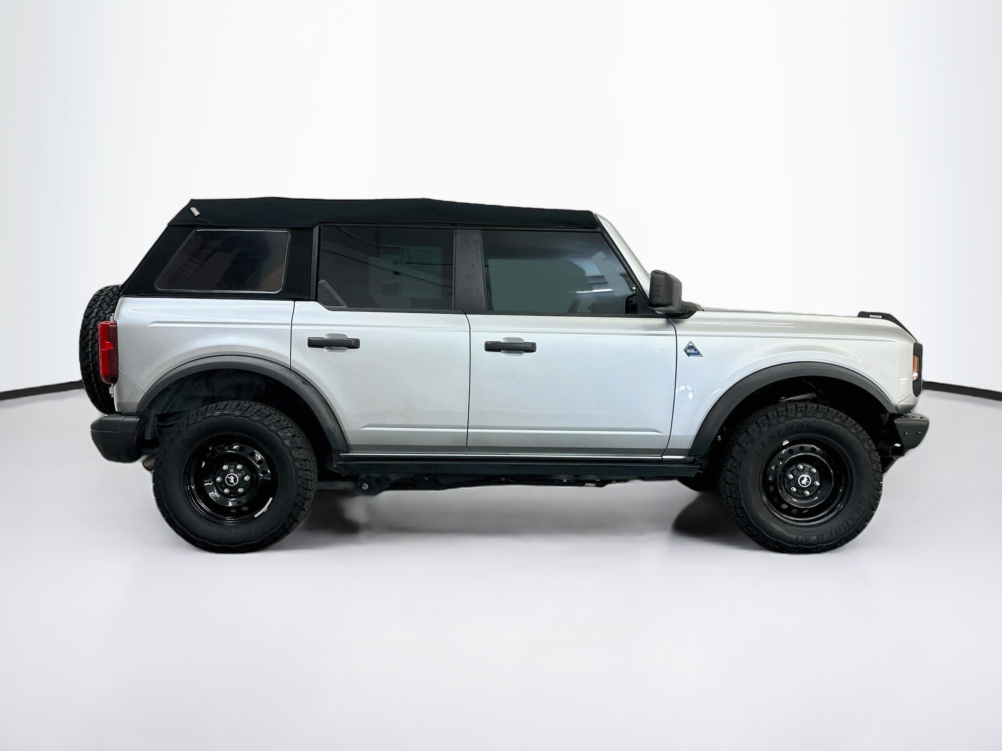 Used 2023 Ford Bronco Black Diamond AWD/4WD image 10