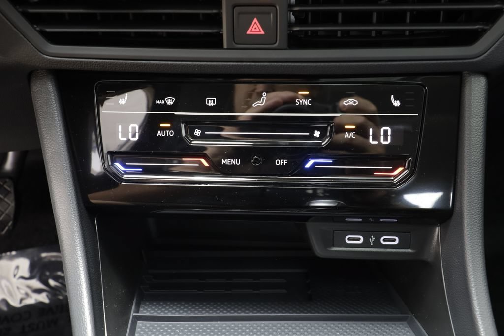 New 2027 Volkswagen Jetta SE FWD image 12