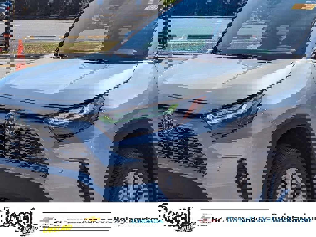 Used 2025 Toyota RAV4 Limited image 6