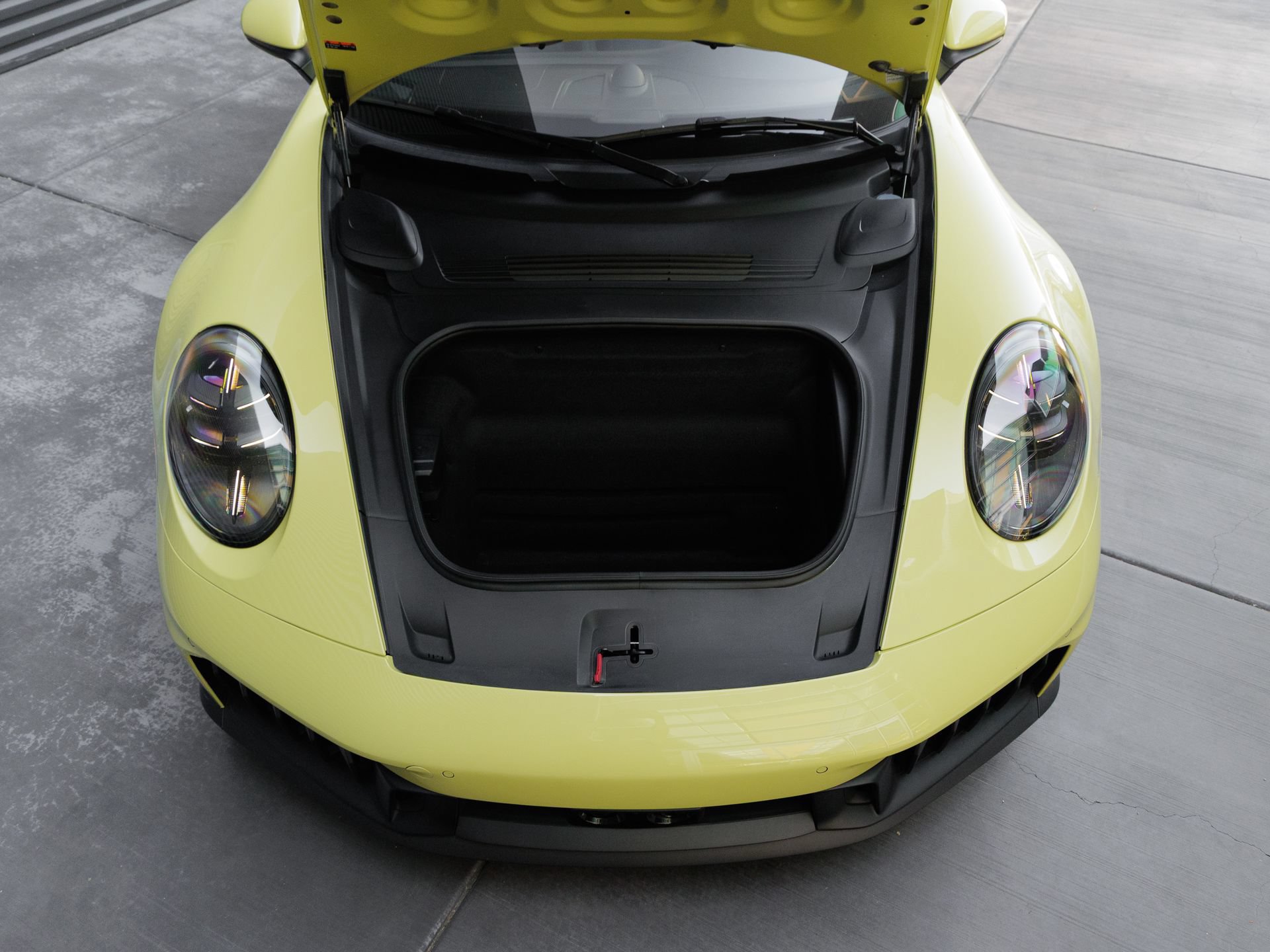 Certified 2025 Porsche 911 Carrera GTS RWD image 43