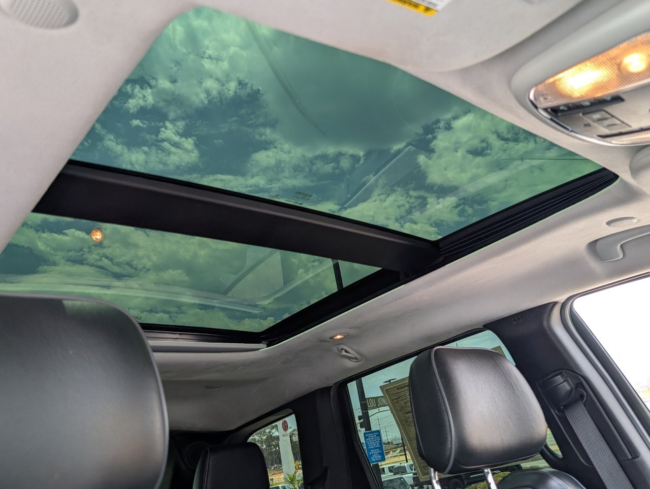 Used 2019 Jeep Grand Cherokee Summit AWD/4WD image 3