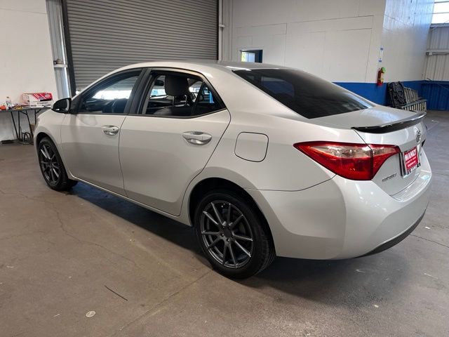Used 2017 Toyota Corolla LE w/ Carpet Mat Package (TMS) FWD image 5