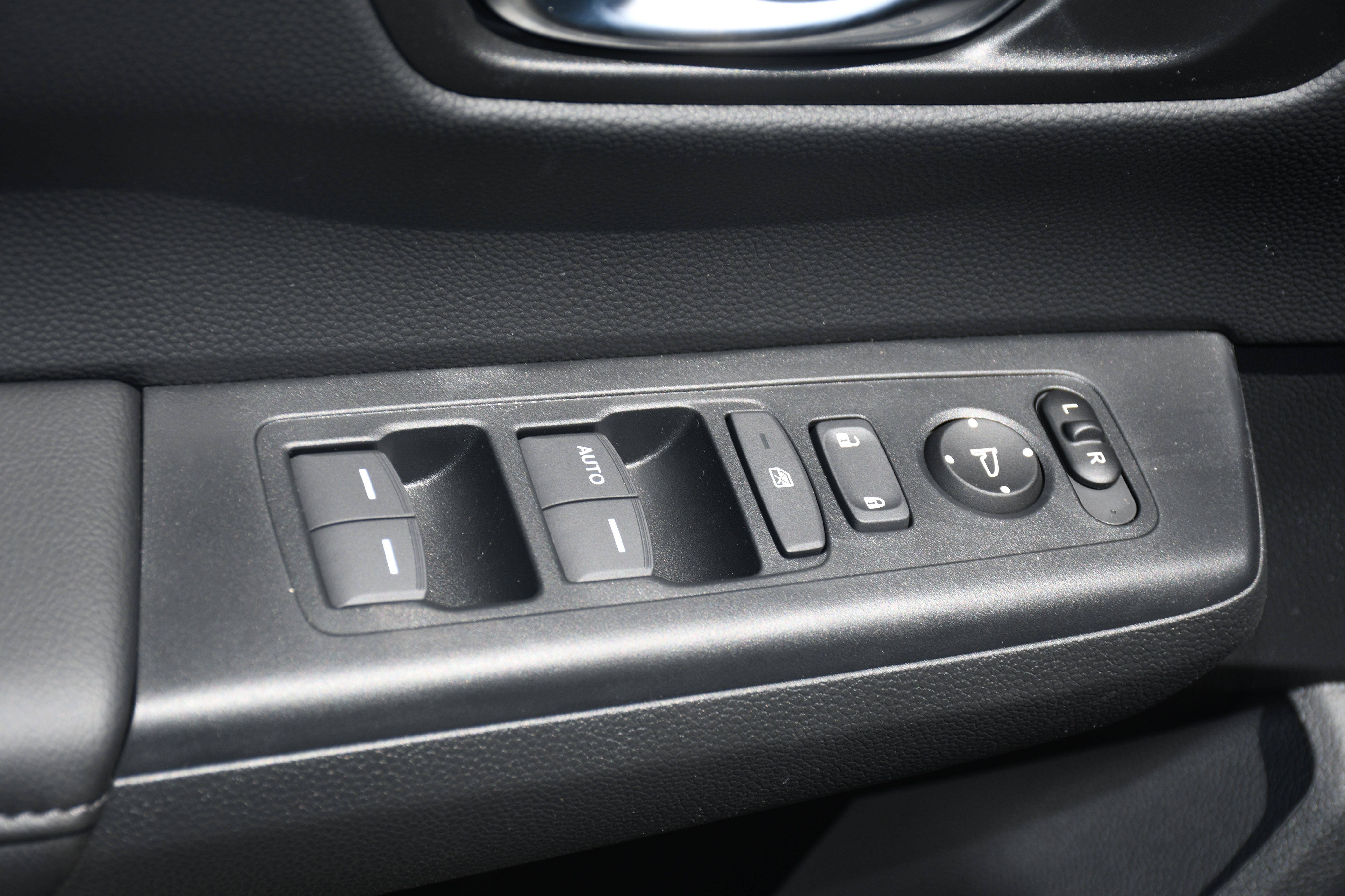 New 2026 Honda CR-V LX image 6