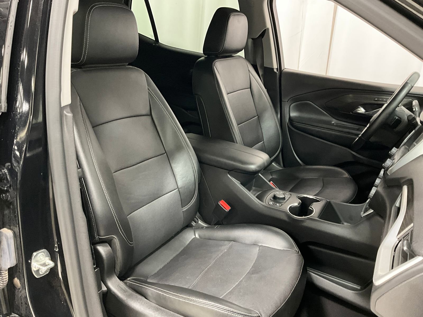 Used 2024 GMC Terrain SLT image 7