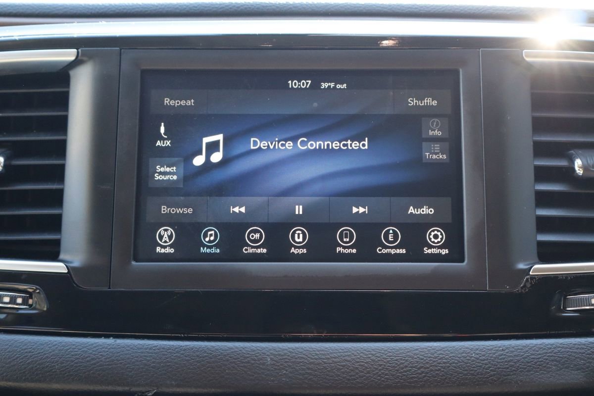Used 2018 Chrysler Pacifica Touring Plus w/ Tire & Wheel Group FWD image 20