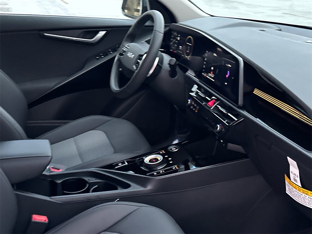 New 2025 Kia Niro Wind image 13