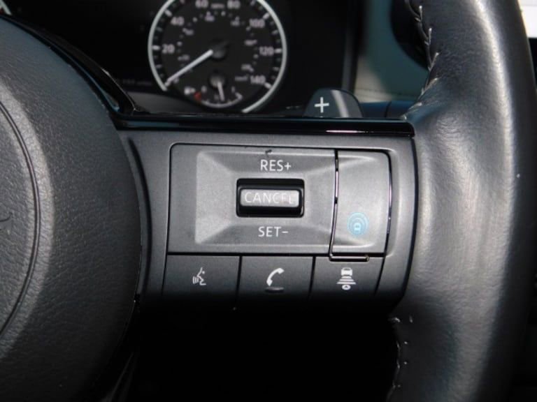 Used 2023 Nissan Rogue SL w/ SL Premium Package image 30