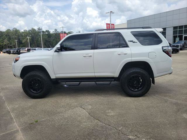 Certified 2021 Toyota 4Runner TRD Off-Road Premium w/ Moonroof Package AWD/4WD image 2