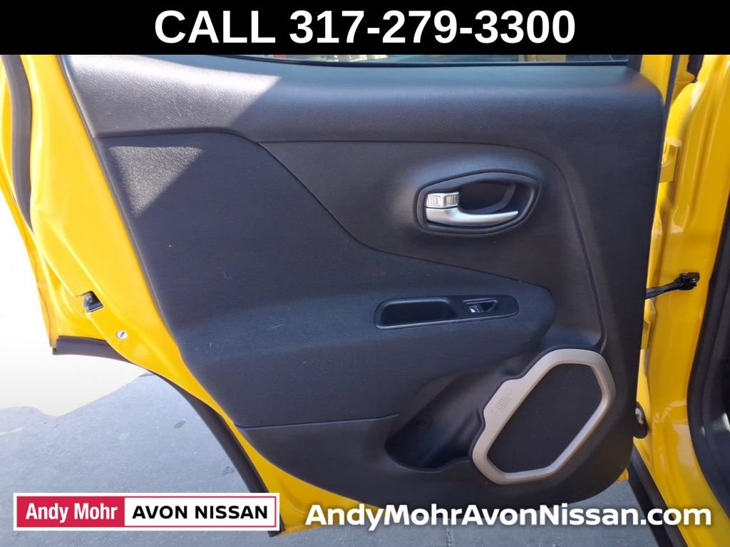 Used 2015 Jeep Renegade Latitude w/ Cold Weather Group II AWD/4WD image 30