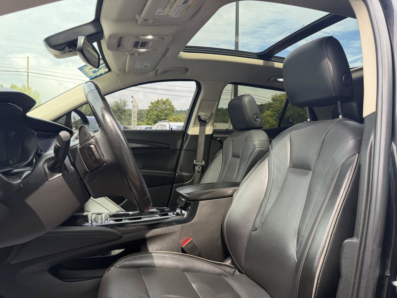 Used 2021 Buick Envision Essence AWD/4WD image 10