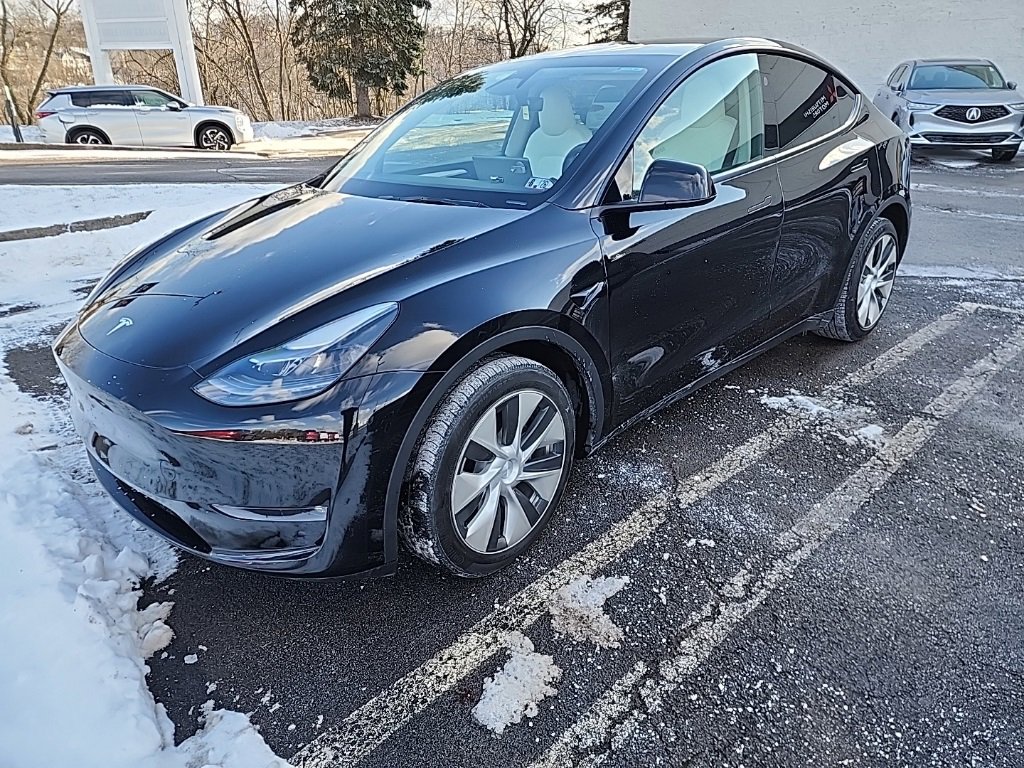 Used 2023 Tesla Model Y Long Range image 2