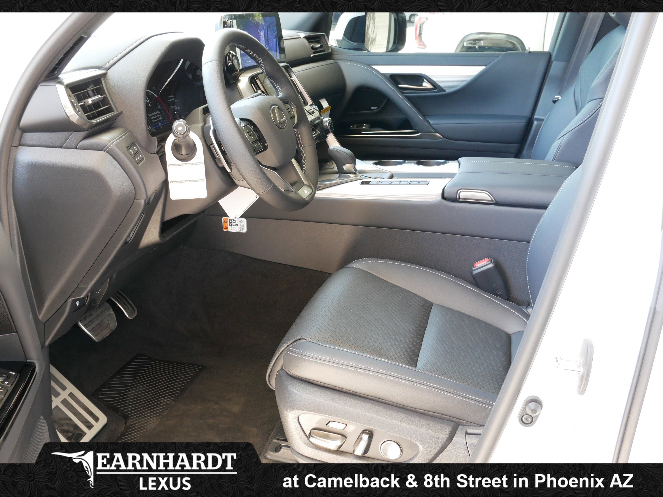 New 2025 Lexus LX 700h F Sport image 2