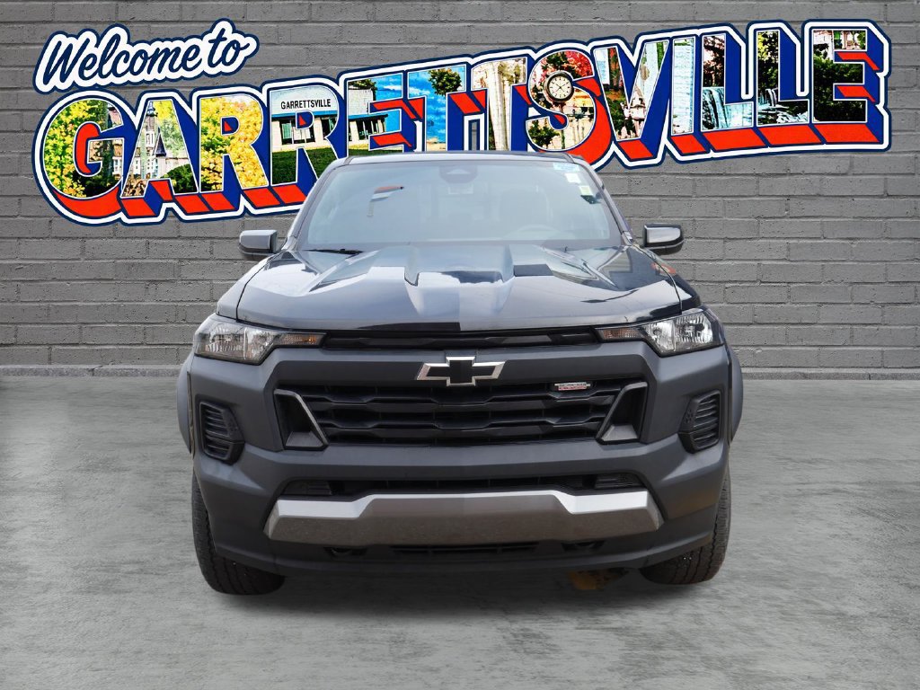 Used 2024 Chevrolet Colorado Trail Boss w/ LPO, Dark Essentials Package AWD/4WD image 3